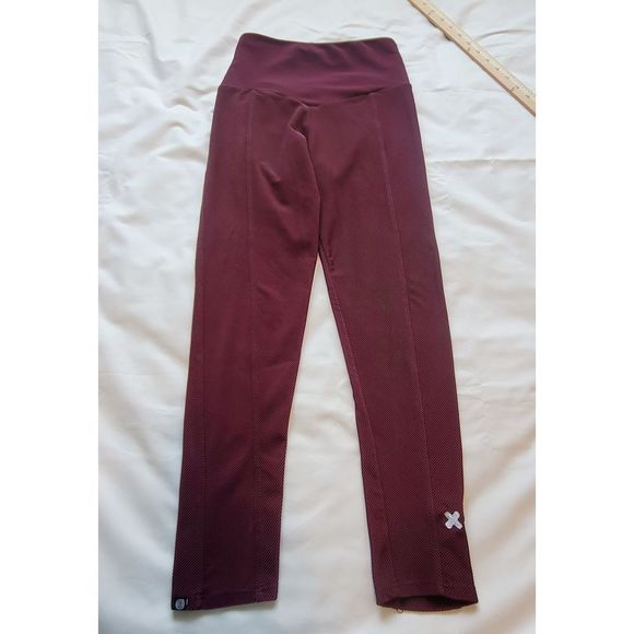 Onzie Sweetheart Burgundy Ribbed Leggings - Picture 1 of 11